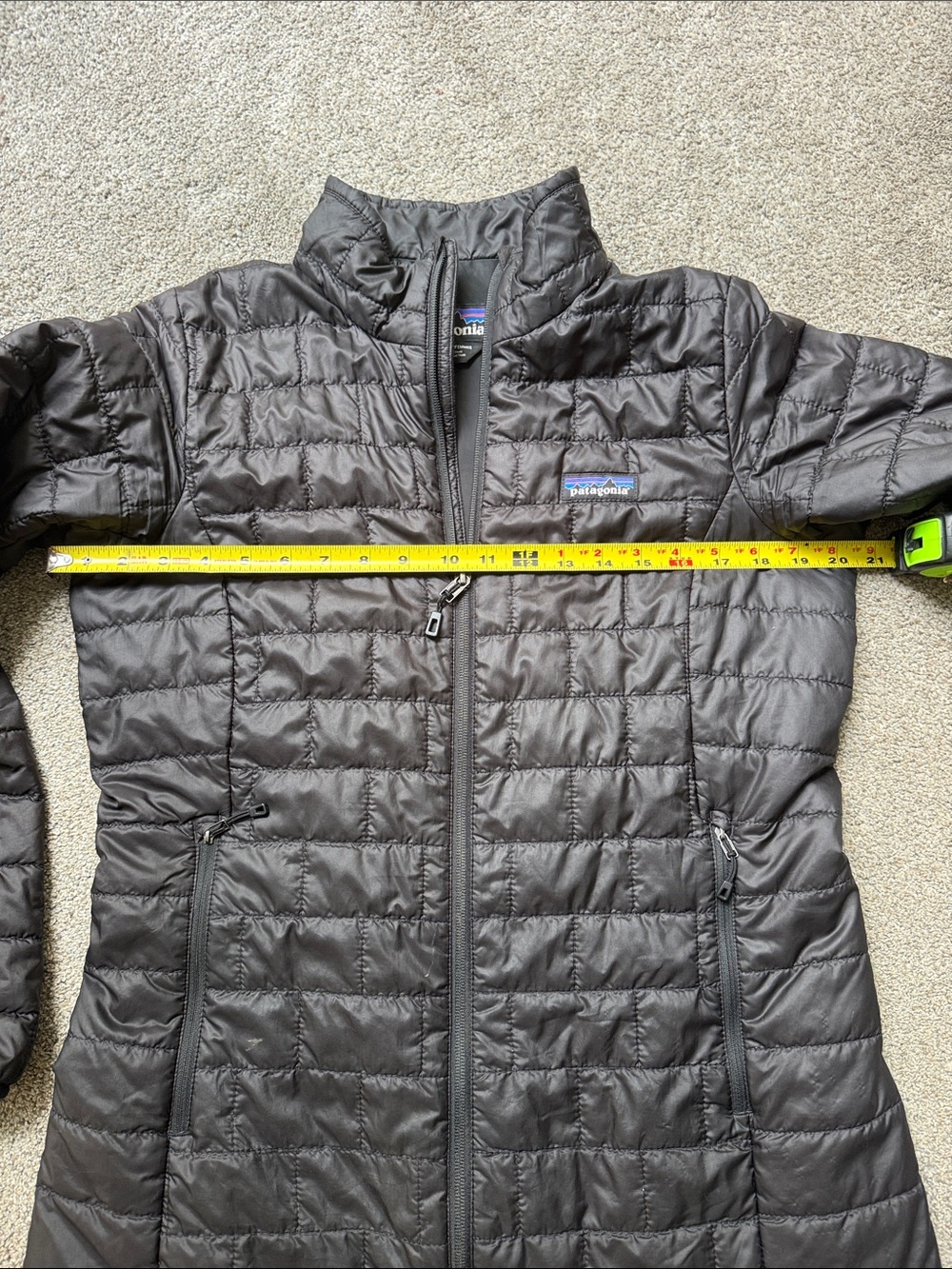 Patagonia Women’s Black Quilted Nano puff - Picture 7 of 9
